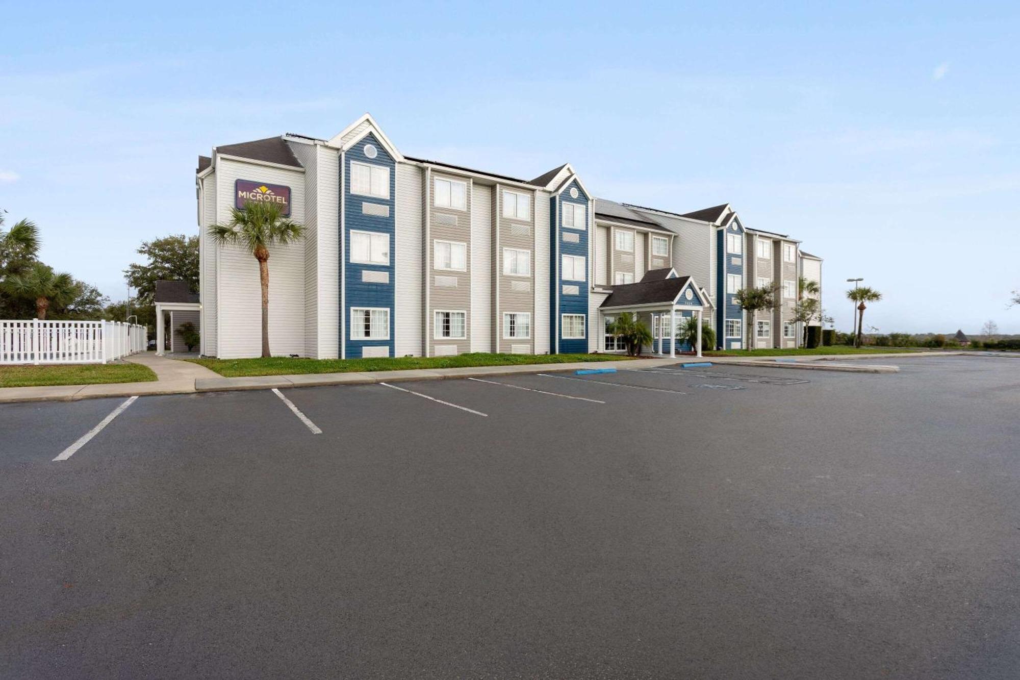 Microtel Inn And Suites - Zephyrhills Exterior photo