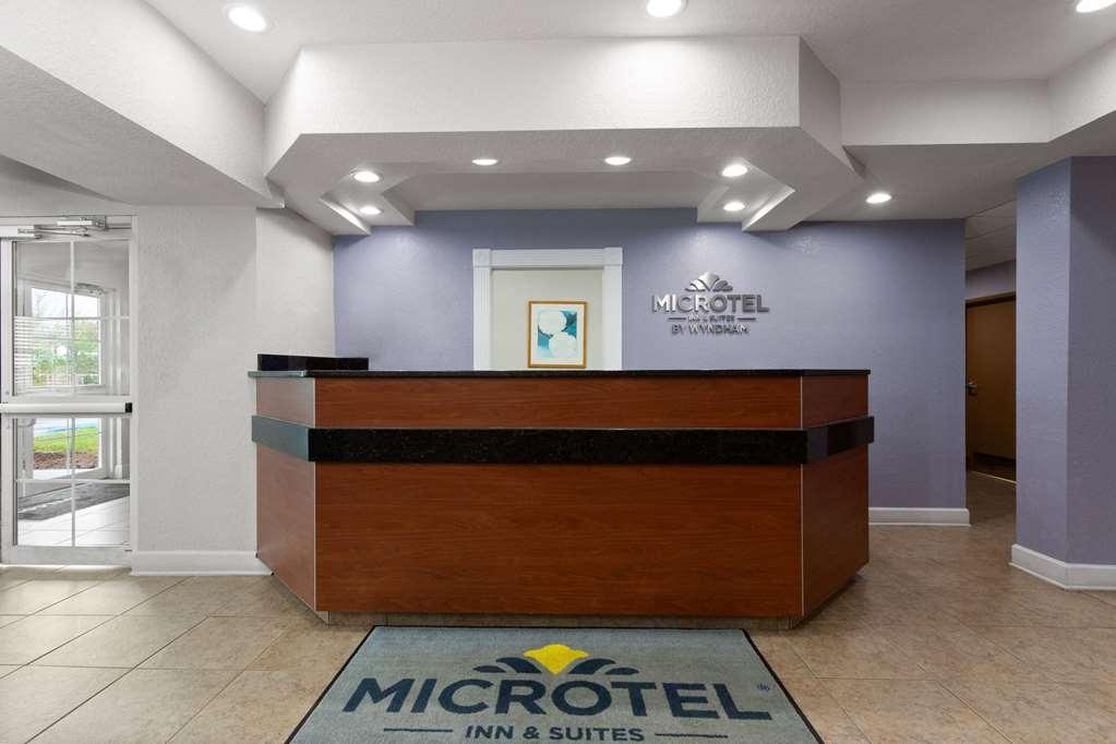 Microtel Inn And Suites - Zephyrhills Interior photo